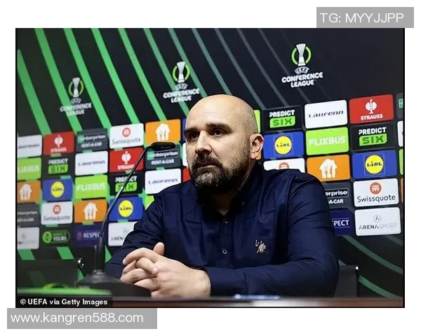 晕倒的足球明星引发关注背后的健康隐患与职业压力分析